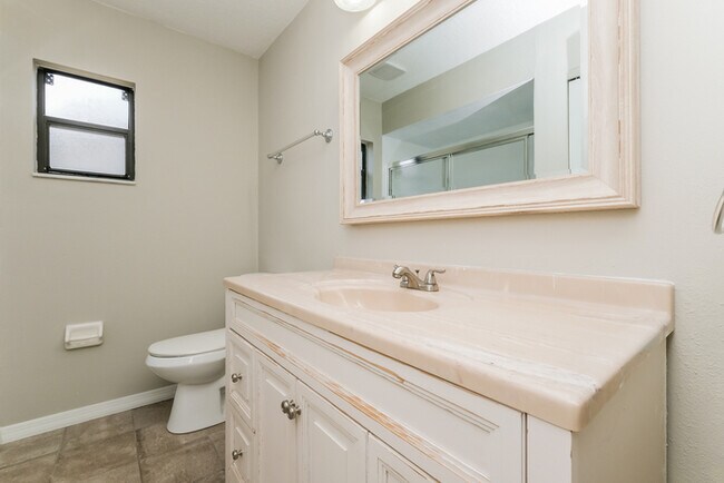 Building Photo - 5041 Circus Ln