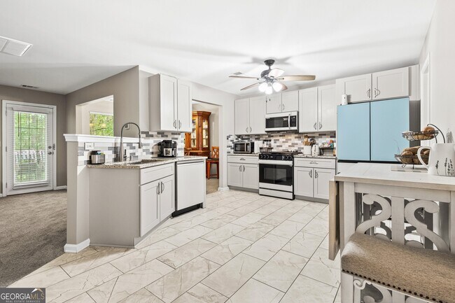 Building Photo - 7155 Laurel Creek Dr
