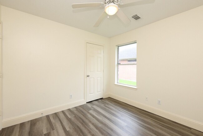 Building Photo - 5313 Caprock Dr