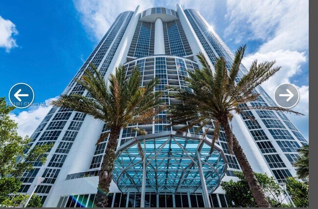 Building Photo - 18201 Collins Ave