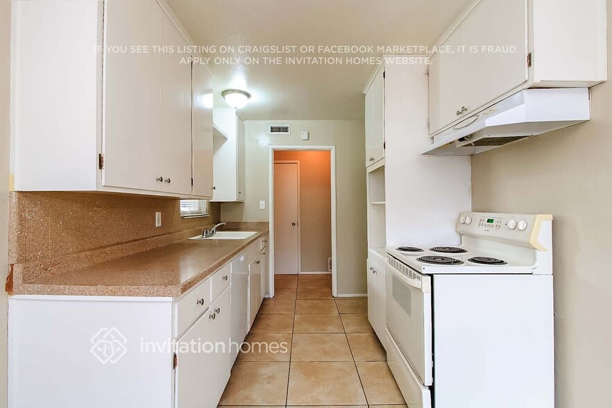 Building Photo - 7572 South Pkwy