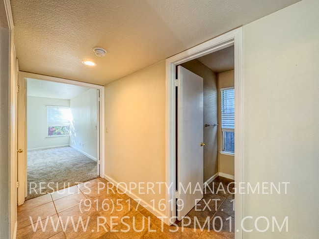 Building Photo - 4 Bedroom Rocklin Beauty. Pet Friendly