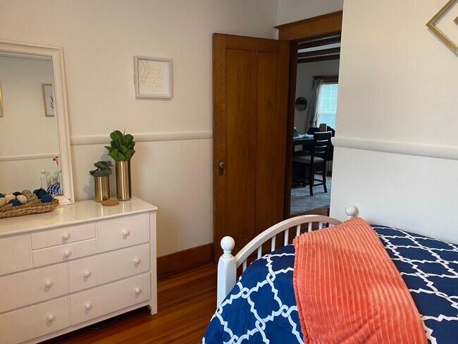 Bedroom #3 - 18 Jumel Pl