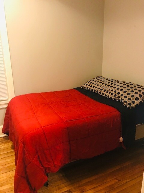 Building Photo - 2216 W 24th St