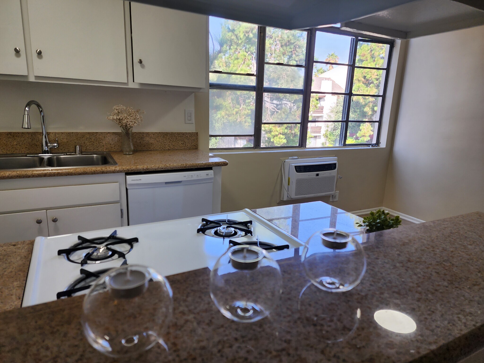 Building Photo - 456 S Harvard Blvd