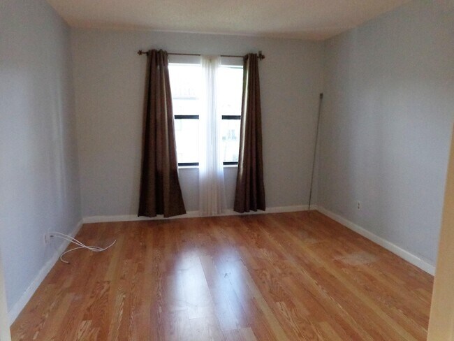Building Photo - 7250 Golf Colony Ct