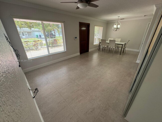 Building Photo - 2405 SW 129th Ct