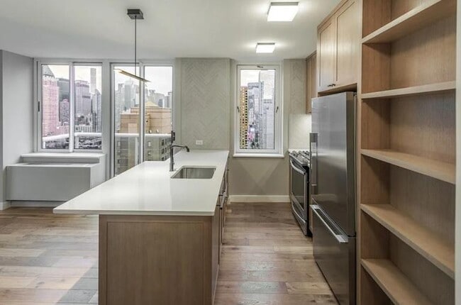 Building Photo - 2 bedroom in New York NY 10036