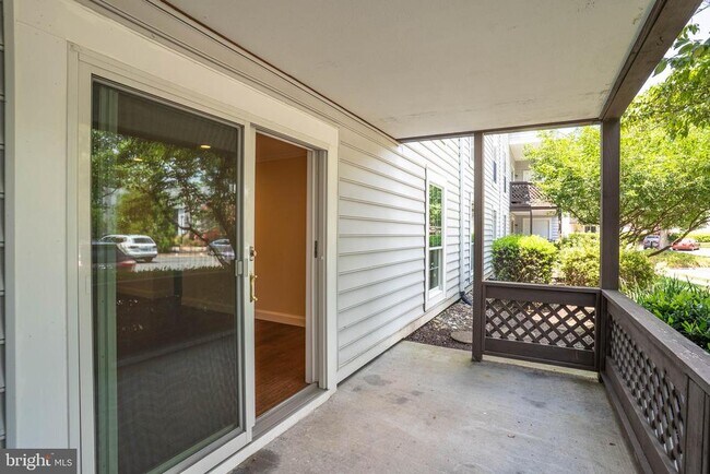 Building Photo - 10039 Oakton Terrace Rd