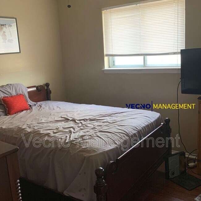 Building Photo - 701 Aviation Ave