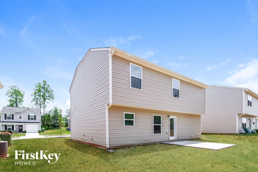 Building Photo - 206 Glenoaks Dr