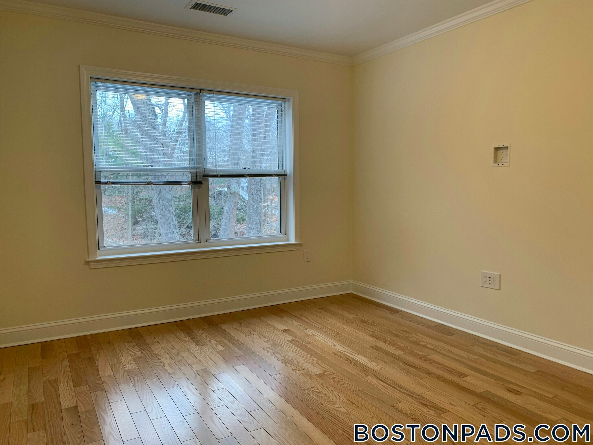 Building Photo - 172 Thornton Rd