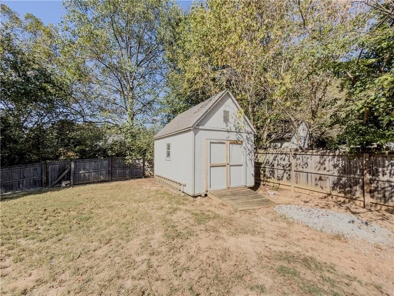 Building Photo - 593 Red Tip Ln