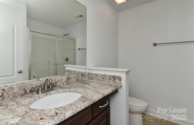 Building Photo - 549 Daventry Ct