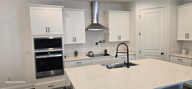 Building Photo - 18410 Blue Heron Cir