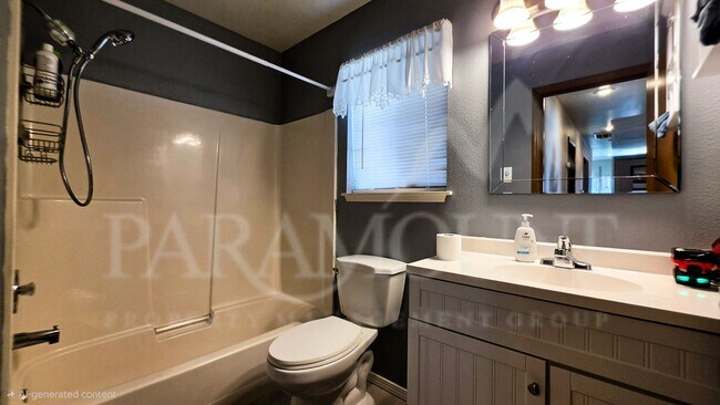Building Photo - 3-Bedroom Pet-Friendly Unit in Port Orchard