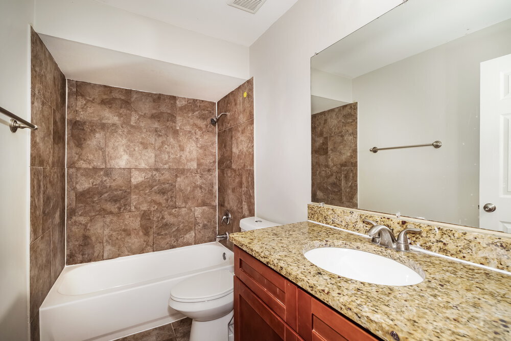 Building Photo - 225 Bayhead Dr