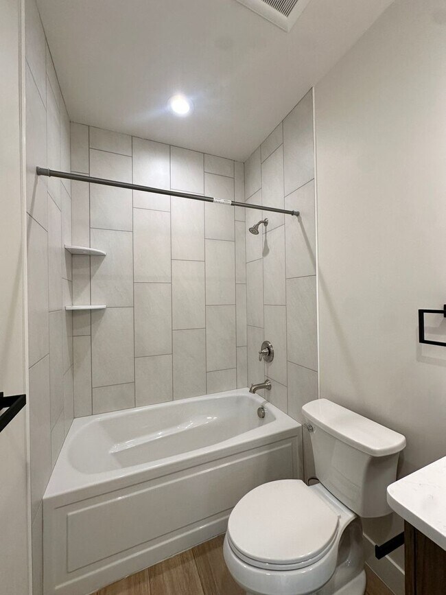 Building Photo - RR 156 Duplex