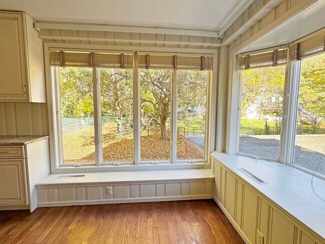 Building Photo - 280 Quinobequin Rd