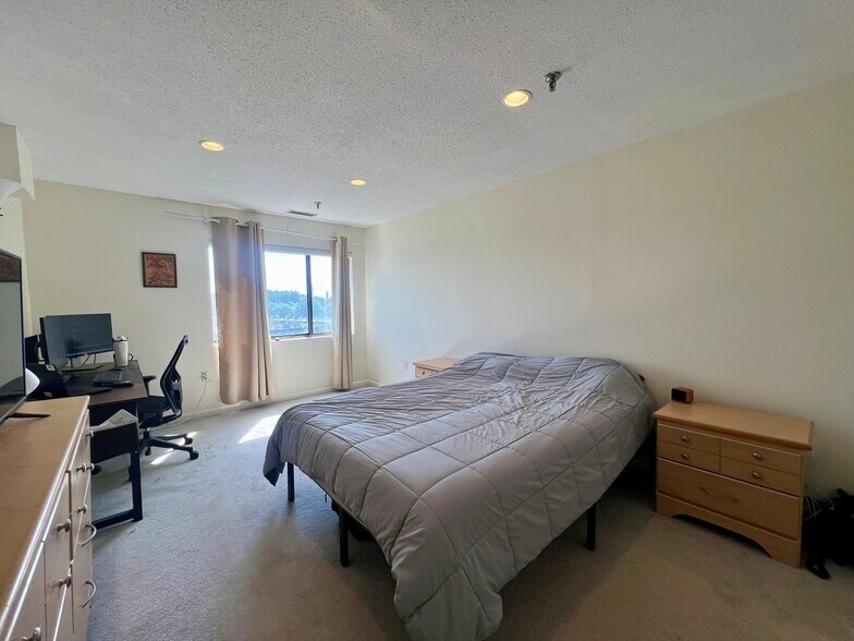 Building Photo - 3920 Mystic Valley Pky