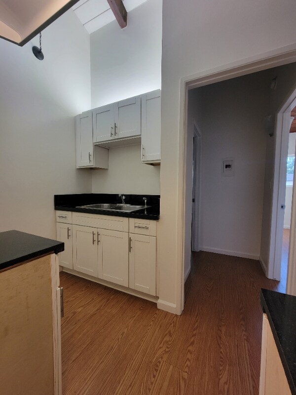 Building Photo - 7340 Ventura Canyon Ave