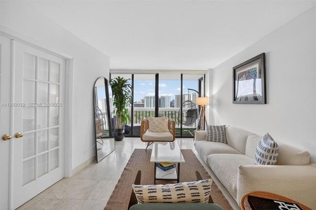 Building Photo - 1000 W Island Blvd