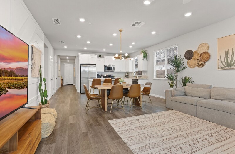 Building Photo - 1305 Swallowtail Dr
