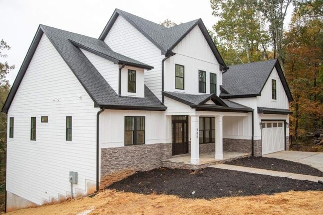 Building Photo - 200 Towne Overlook Dr