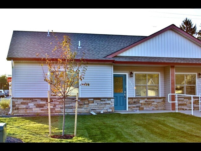 Building Photo - 1531 Tranquil Ln