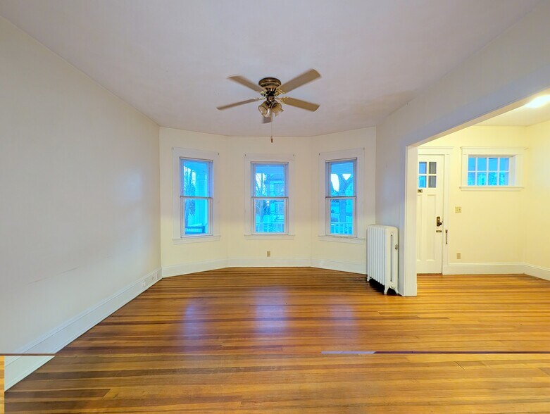 Building Photo - 5 Freeman St