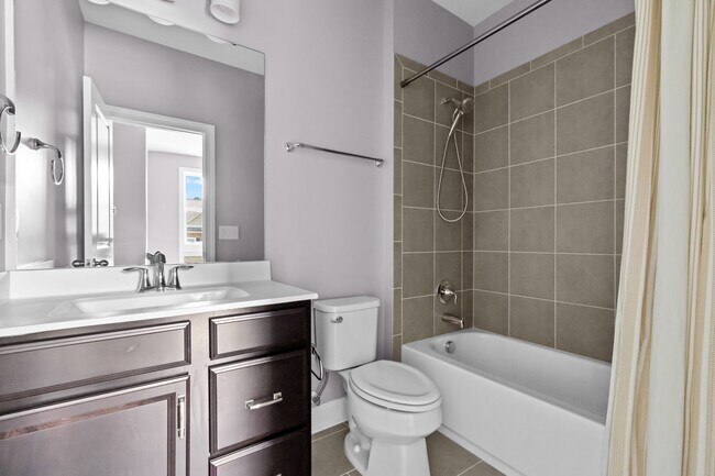 Building Photo - 3102 Rushworth Dr