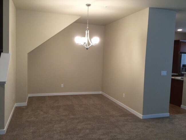 Building Photo - 1663 Burnside Pl