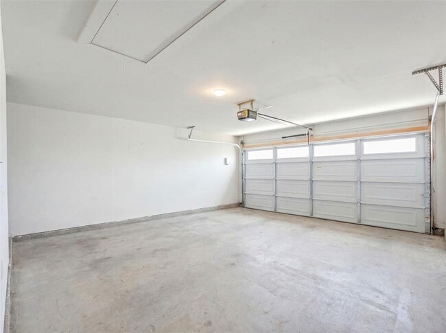 Building Photo - 1024 Tipton St