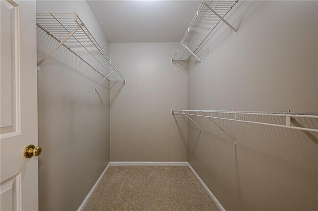 Building Photo - 720 Gardenside Cir SE