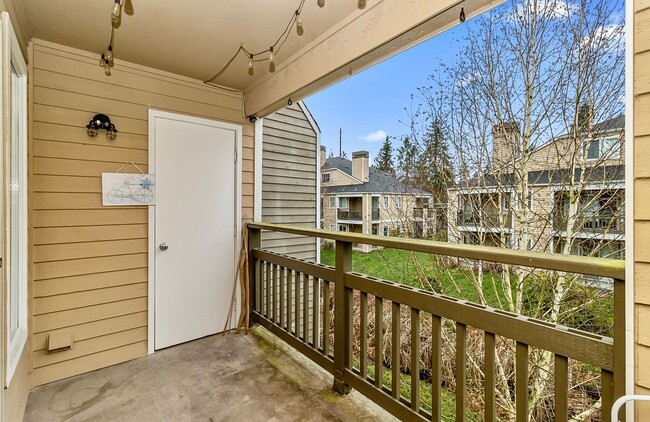 Building Photo - Harbour Point Blvd townhome for rent!