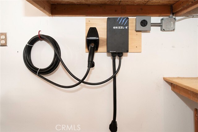 Building Photo - 2306 Ruhland Ave