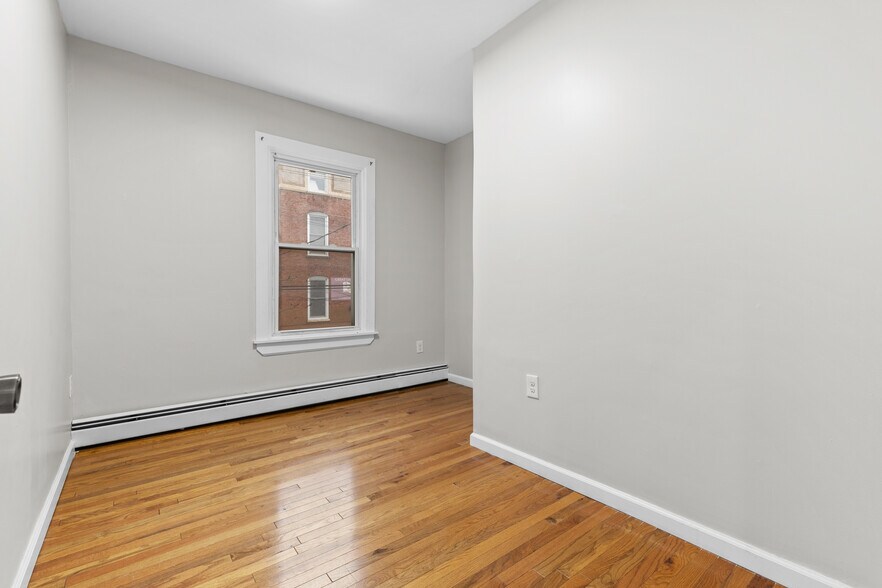 Building Photo - 336 Madison Ave