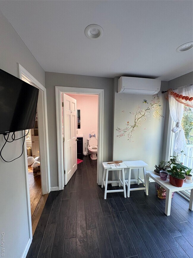 Building Photo - 45 Central Pkwy