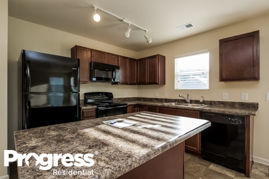 Building Photo - 16 Everett Cir SE