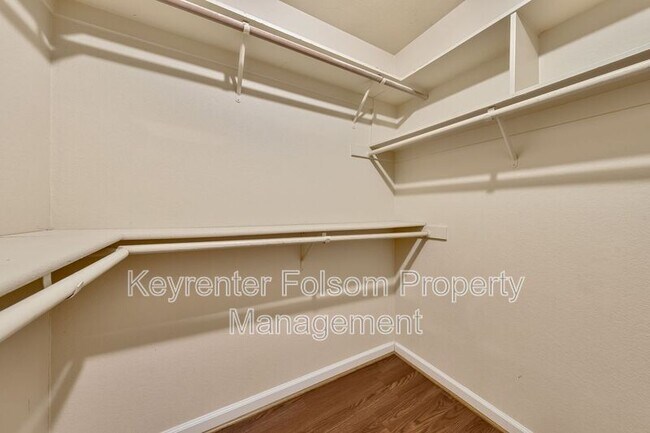 Building Photo - 617 Vernon Oaks Dr