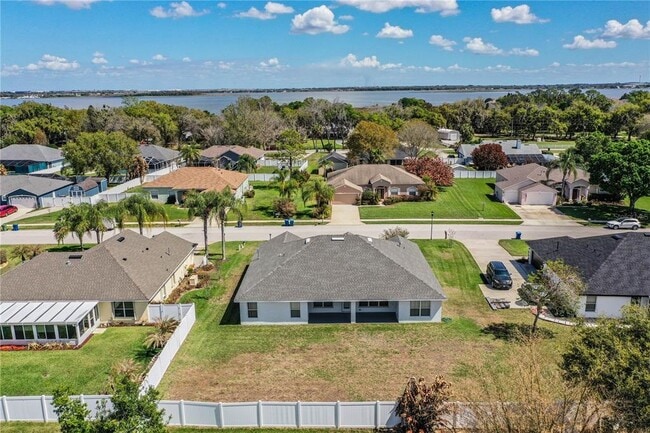 Building Photo - 233 Towhee Rd