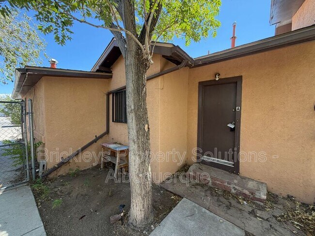 Building Photo - 313 Cornell Dr SE