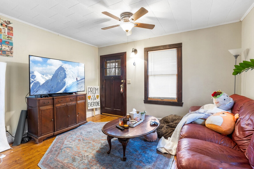 Building Photo - 14 Allison Ave