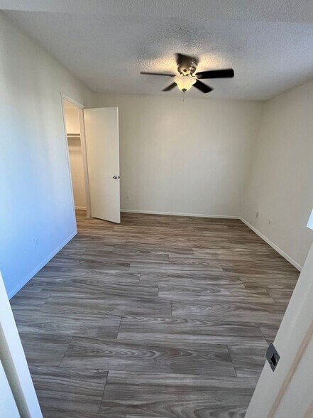 Building Photo - 1201 S McClintock Dr