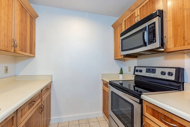 Building Photo - Unfurnished, 2 Bed, 1.5 Bath at Keonekai Villages