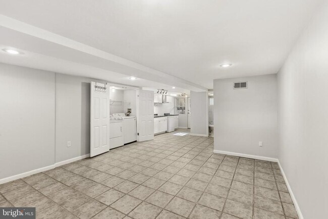 Building Photo - 5105 New Hampshire Ave NW