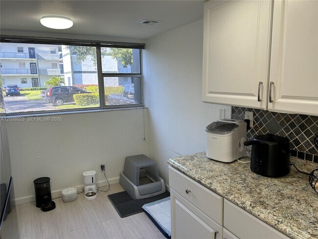 Building Photo - 8310 Sands Point Blvd