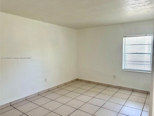 Building Photo - 9651 SW 77th Ave