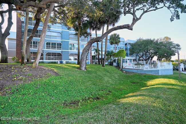 Building Photo - 905 N Harbor City Blvd