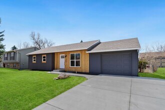 Building Photo - Beautifully Updated Ranch Home w/ Finished...
